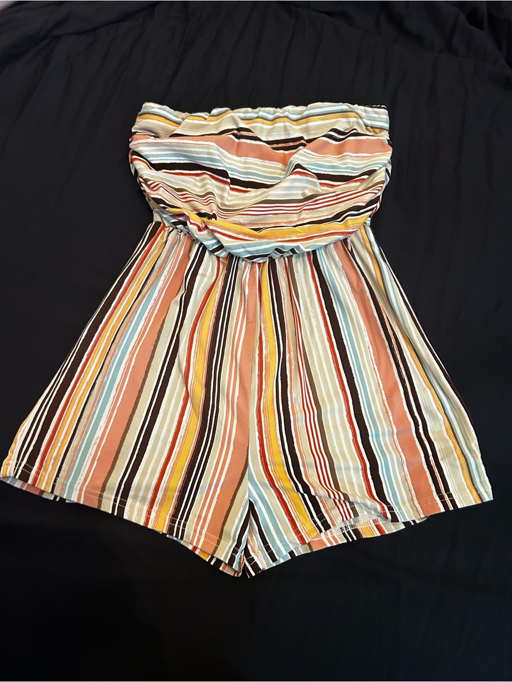 FULL CIRCLE FRIENDS Striped Strapless Romper. Size M.